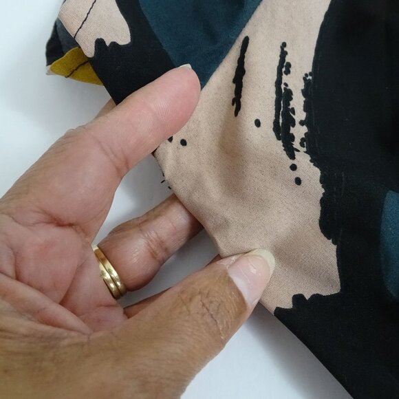 Shein Curve Women Size OXL 12 Black Abstract V-Neck Top Elastic Waist  Short Slv - Picture 9 of 10